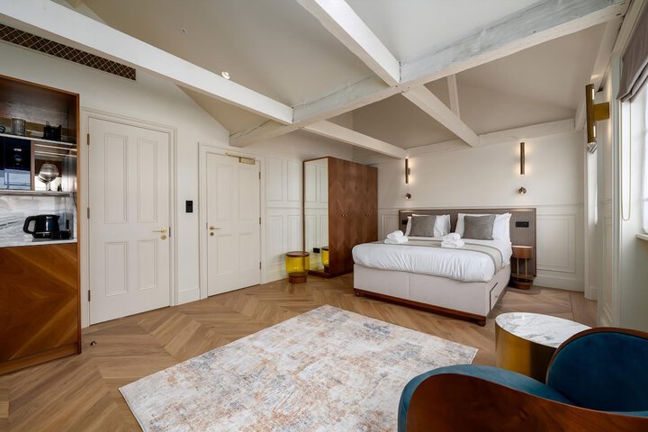 Room 123 of 280