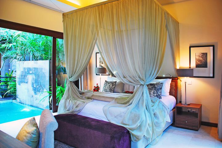 Room 4 of 51
