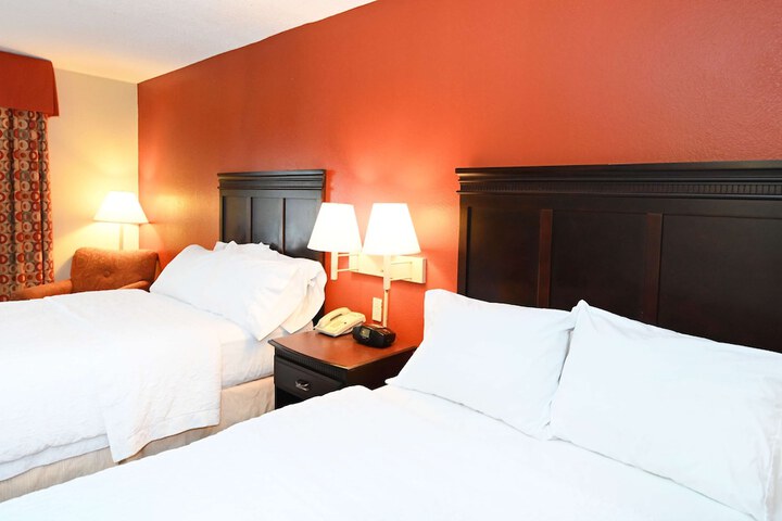 2 Double Beds (9 of 16)