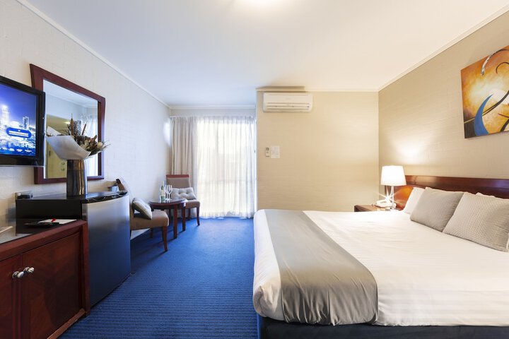Room 10 of 61