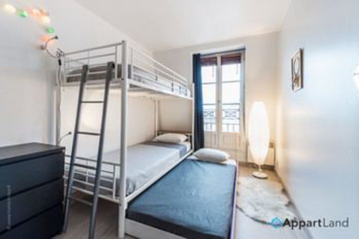 Room 6 of 22