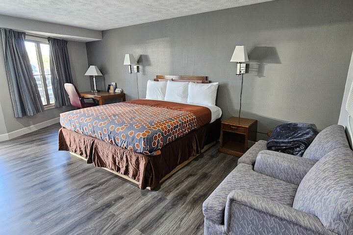 Room 2 of 17