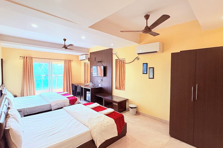 Room 26 of 77
