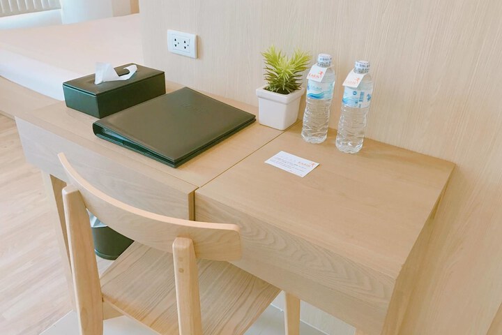 Room 4 of 33