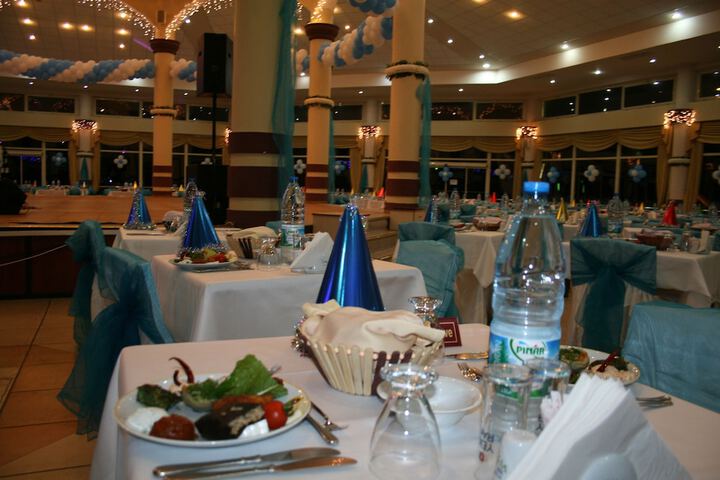 Dining 31 of 62