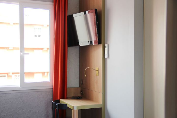 Room 14 of 45
