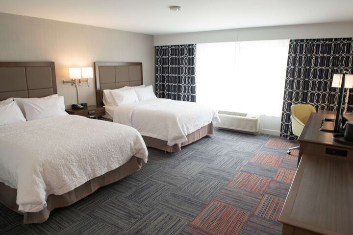 2 Queen Beds (4 of 7)