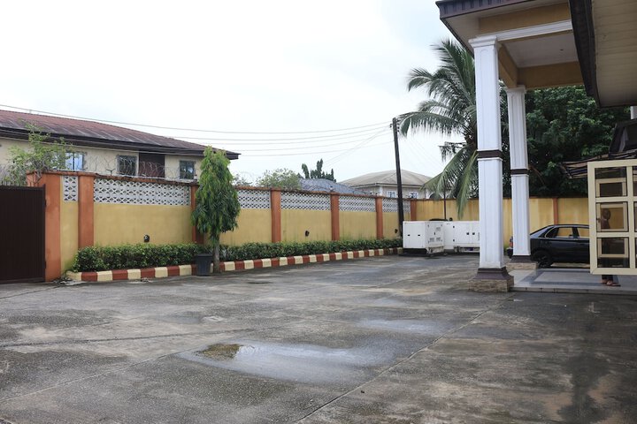 Property Grounds 15 of 16