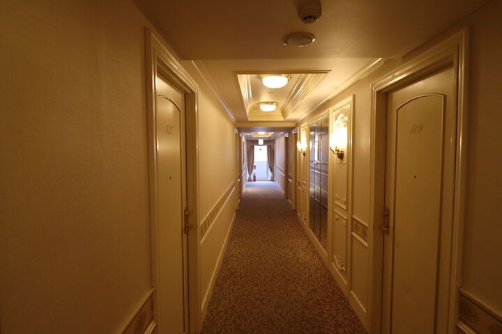 Ballroom/Hall 28 of 41