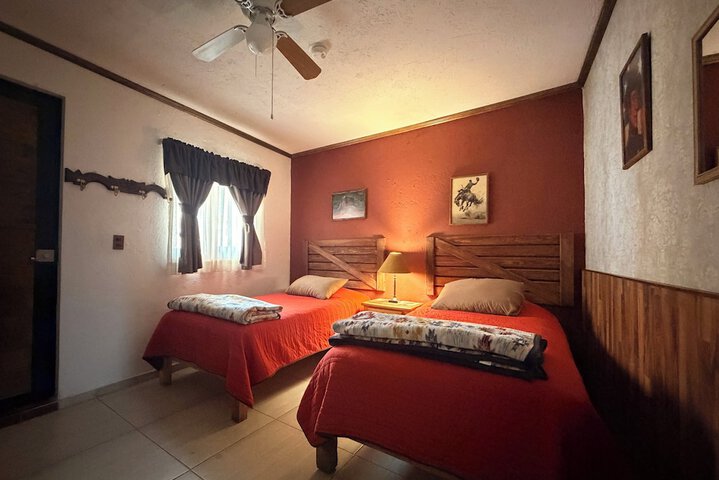 Room 32 of 99