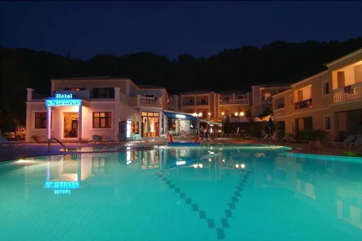 Pool 5 of 9