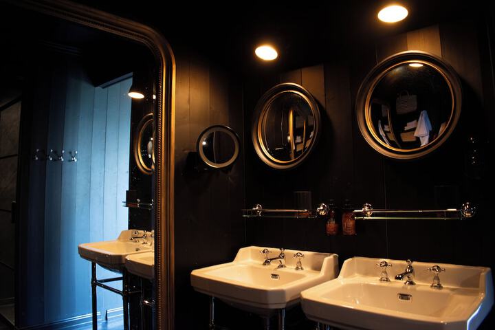 Room 21 of 55