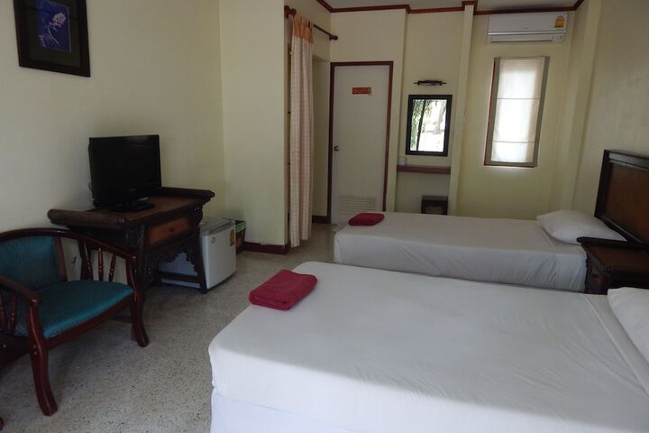 Room 11 of 51