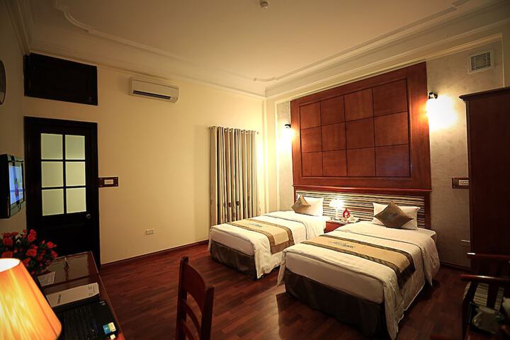 Room 6 of 26