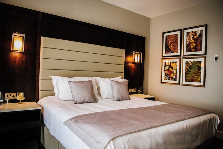 Room 8 of 37