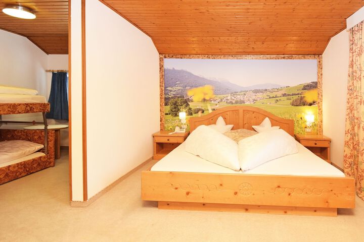 Room 9 of 61
