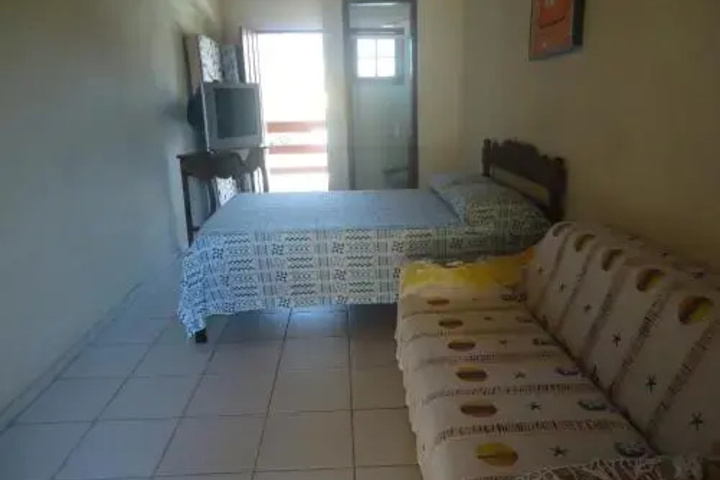 Room 4 of 10