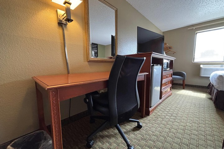 Room 17 of 26