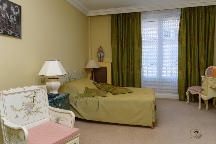 Room 7 of 25