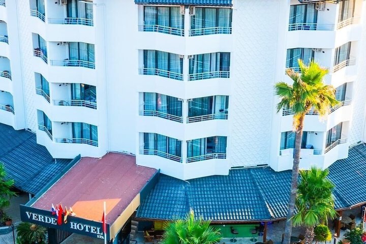 Hotel 8 of 12