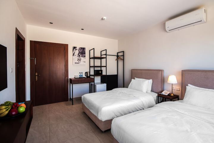 Room 12 of 34
