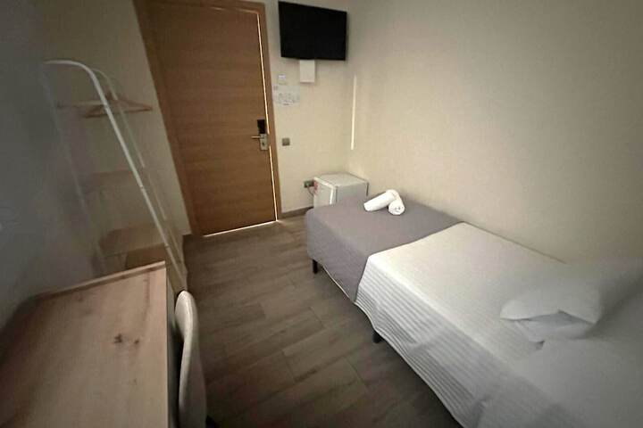 Room 10 of 43