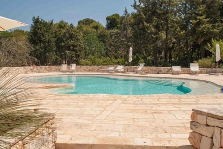 Pool 40 of 49