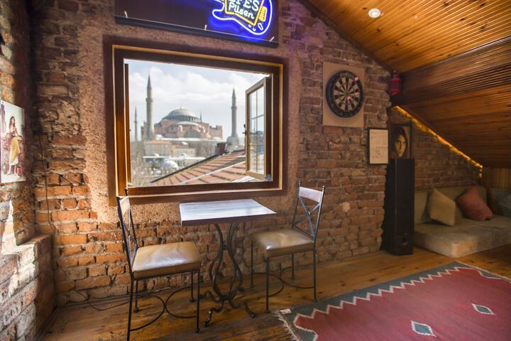 Entrance & Lobby