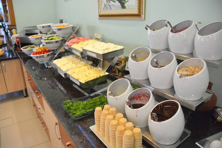 Dining 75 of 110