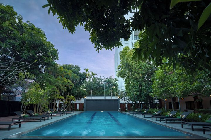Pool 40 of 99