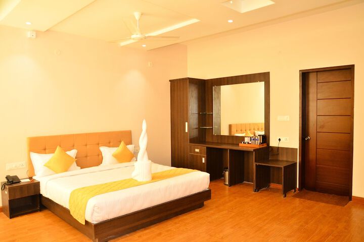 Room 8 of 34