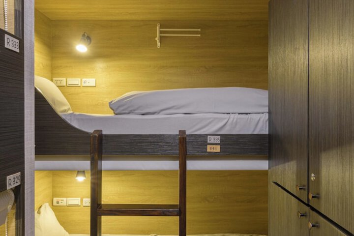Room 4 of 40