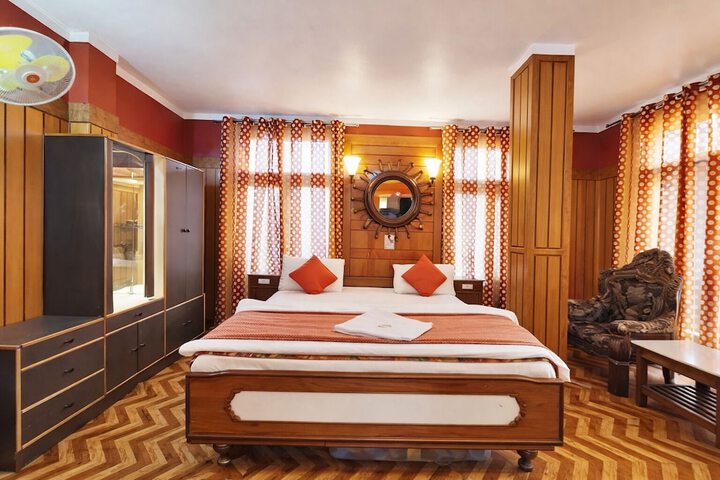Room 12 of 23