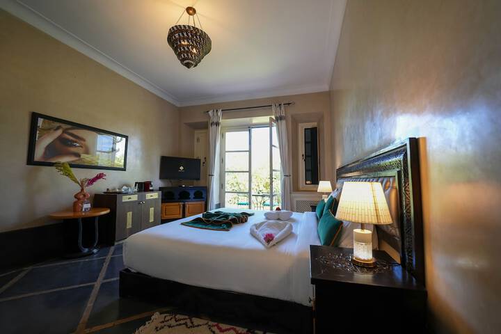 Room 15 of 35