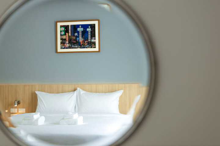 Room 8 of 75