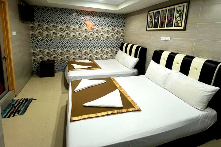 Room 11 of 25