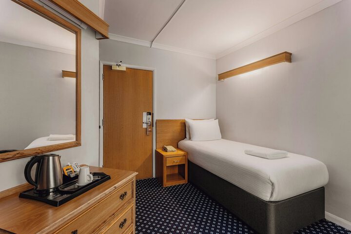 Room 51 of 119