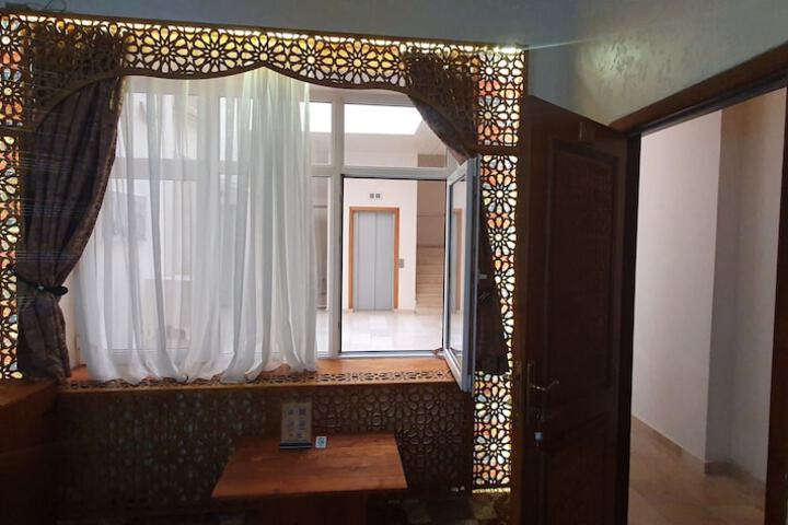 Room 4 of 140