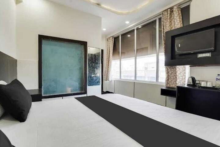 Room 2 of 9