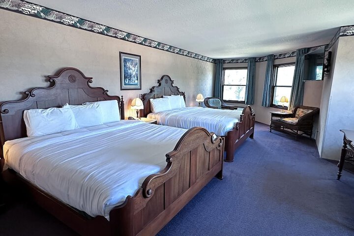 2 Double Beds (11 of 21)