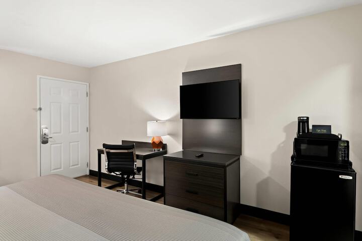 Room 9 of 30