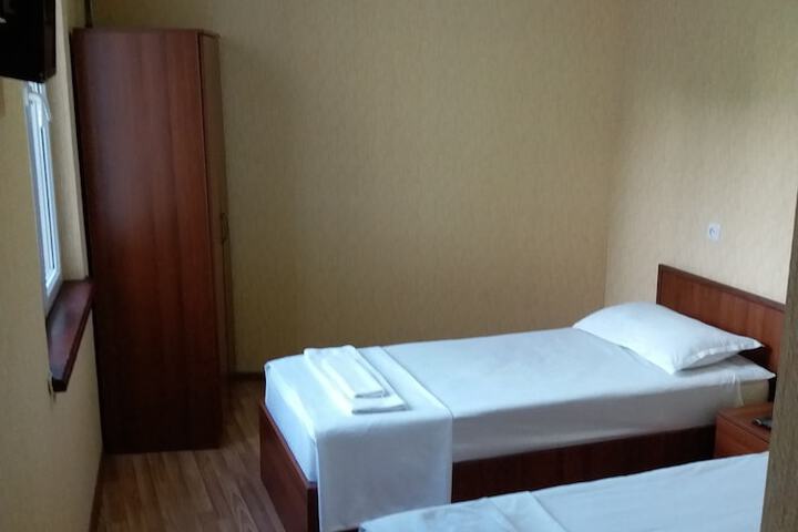 Room 9 of 38
