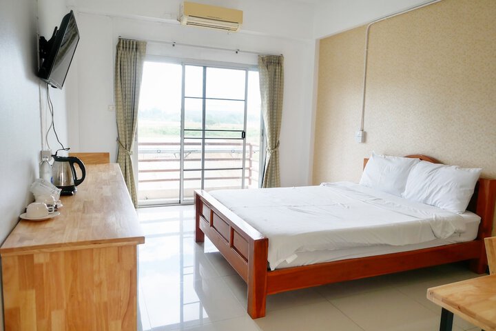 Room 7 of 30