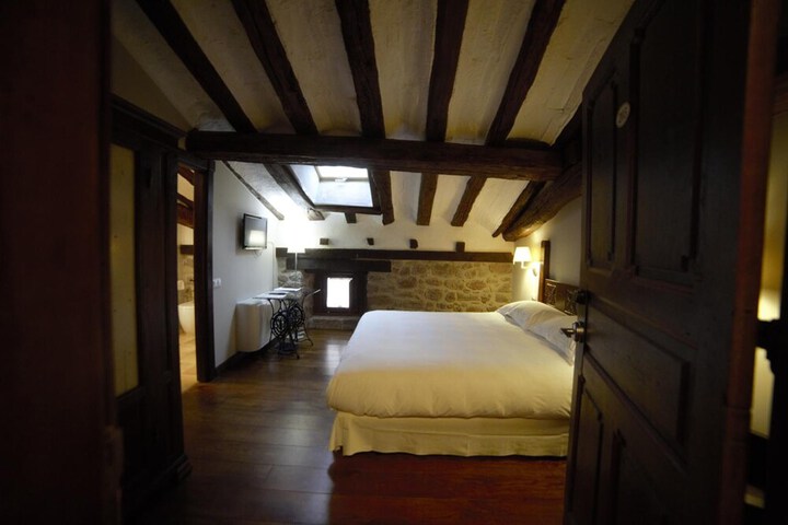 Room 14 of 38