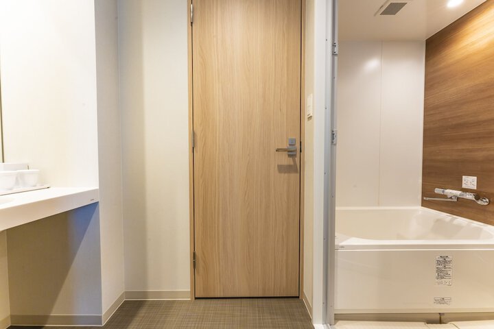 Room 16 of 42