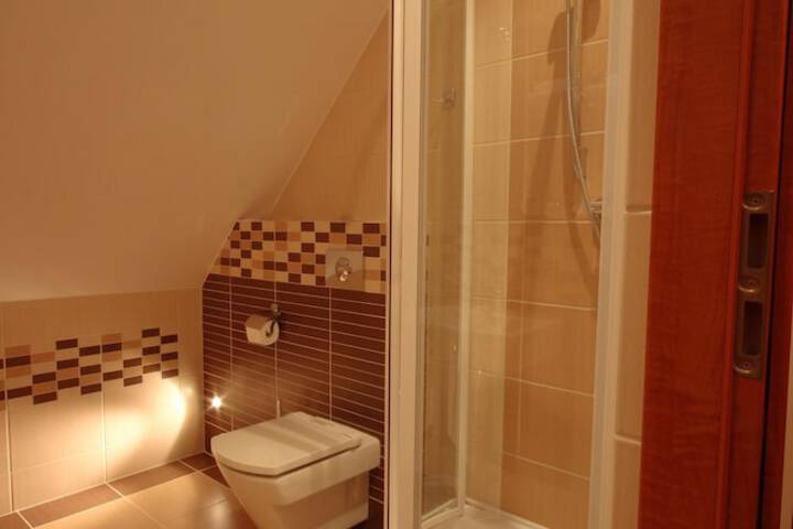 Room 15 of 42