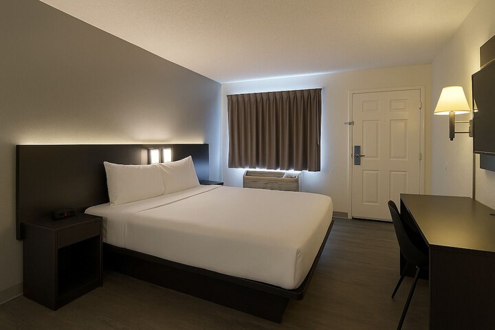 Room 15 of 26