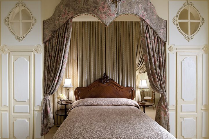 Room 28 of 28