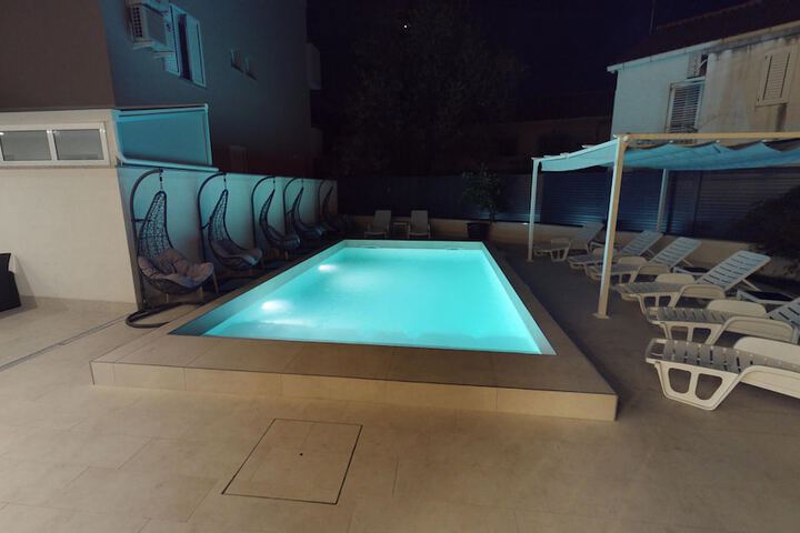 Pool 39 of 54