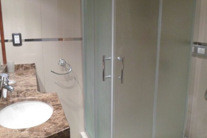 Room 32 of 48